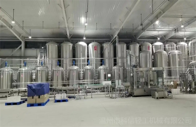 尊龙凯时人生就是博定制 全自动 不锈钢 时产8000瓶苏打水生产线设备