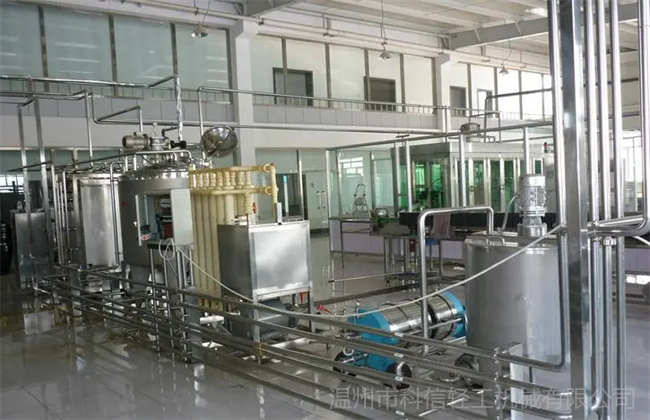 尊龙凯时人生就是博定制 全自动 不锈钢 时产8000瓶红豆豆奶饮料设备