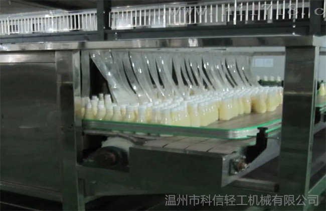 尊龙凯时人生就是博定制 全自动 不锈钢 时产4000瓶红枣汁饮料生产线设备